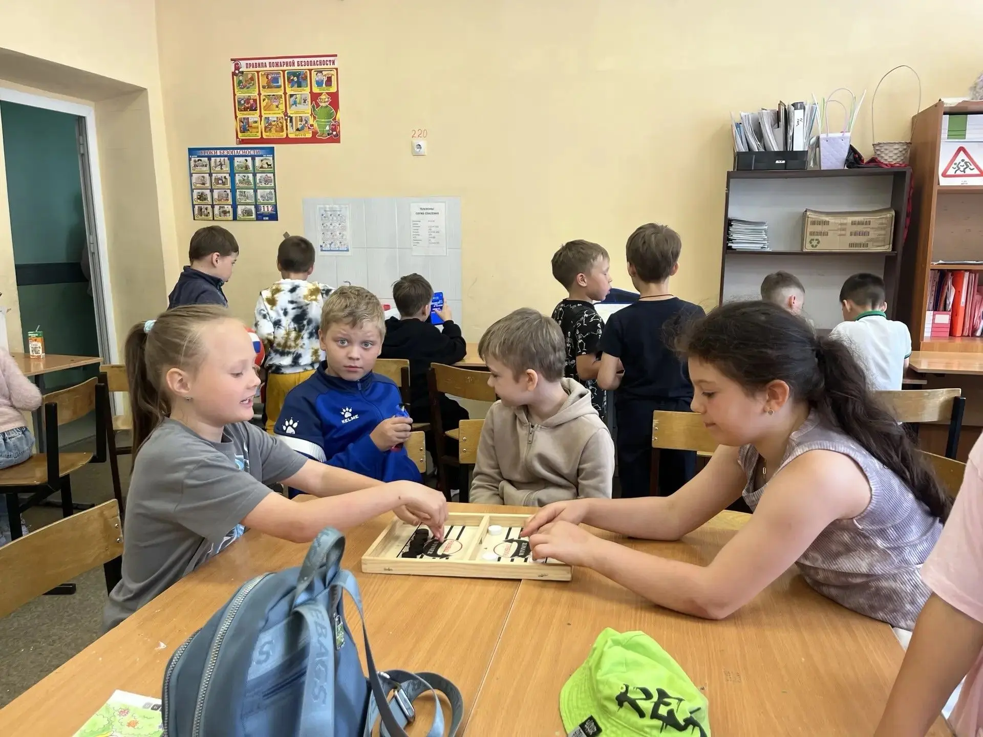 18 июня сотрудники Струнинского Дома культуры провели день настольных игр для ребят пришкольного лаг