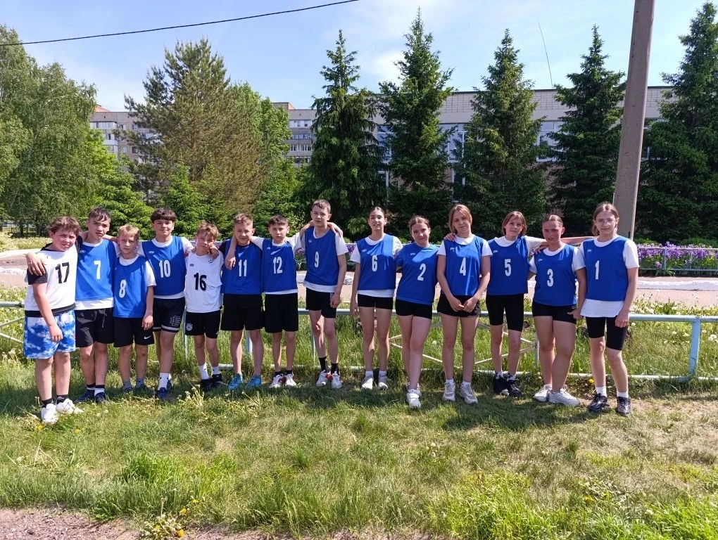 Поздравляем команду 6а класса занявшую 3 место 🥉в городских соревнованиях "Президентские состязания"