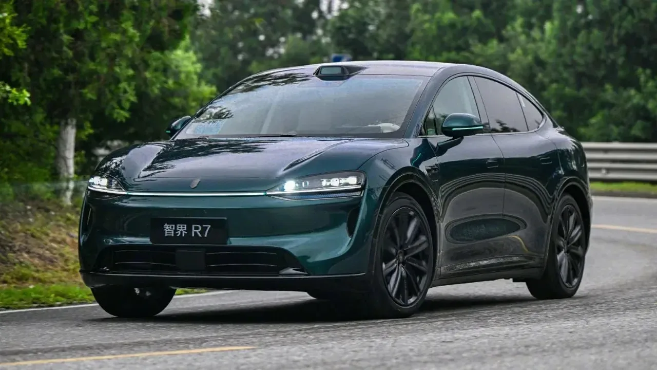 Председатель Chery Инь Тунъюэ рассказал, что кросс-купе Luxeed R7, разработанный совместно с Huawei,