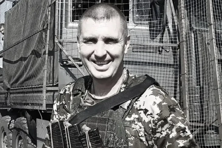 В Алексеевском районе Волгоградской области простятся с 43-летним контрактником Артемом...