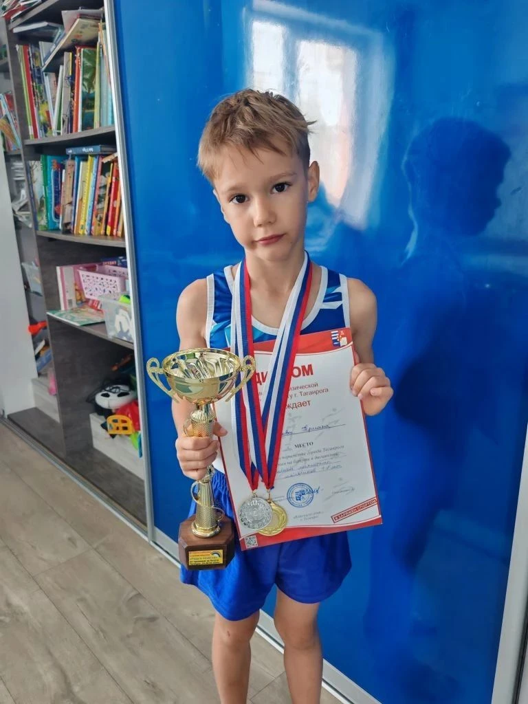 🔥ДОСТОЙНЫ ДЕДОВ

🏆Герман Котегов (1б)

🥉Бронзовый призёр Всероссийских соревнований "Радуга полёт