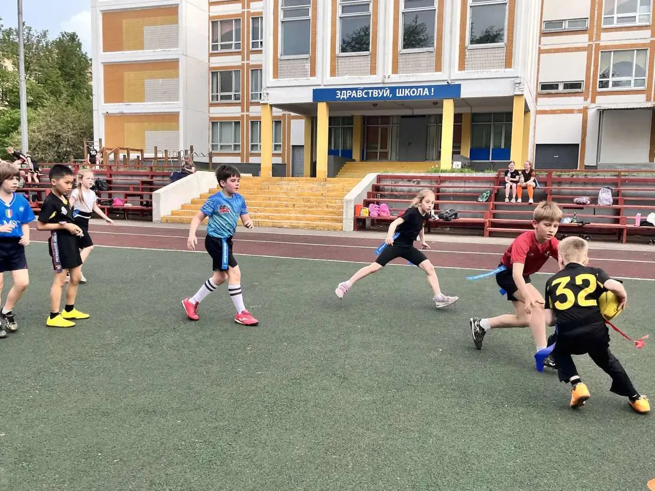 🏉 Не игра, а настоящий праздник спорта!  В гостях у наших тэг-регбистов побывала команда «Движение В