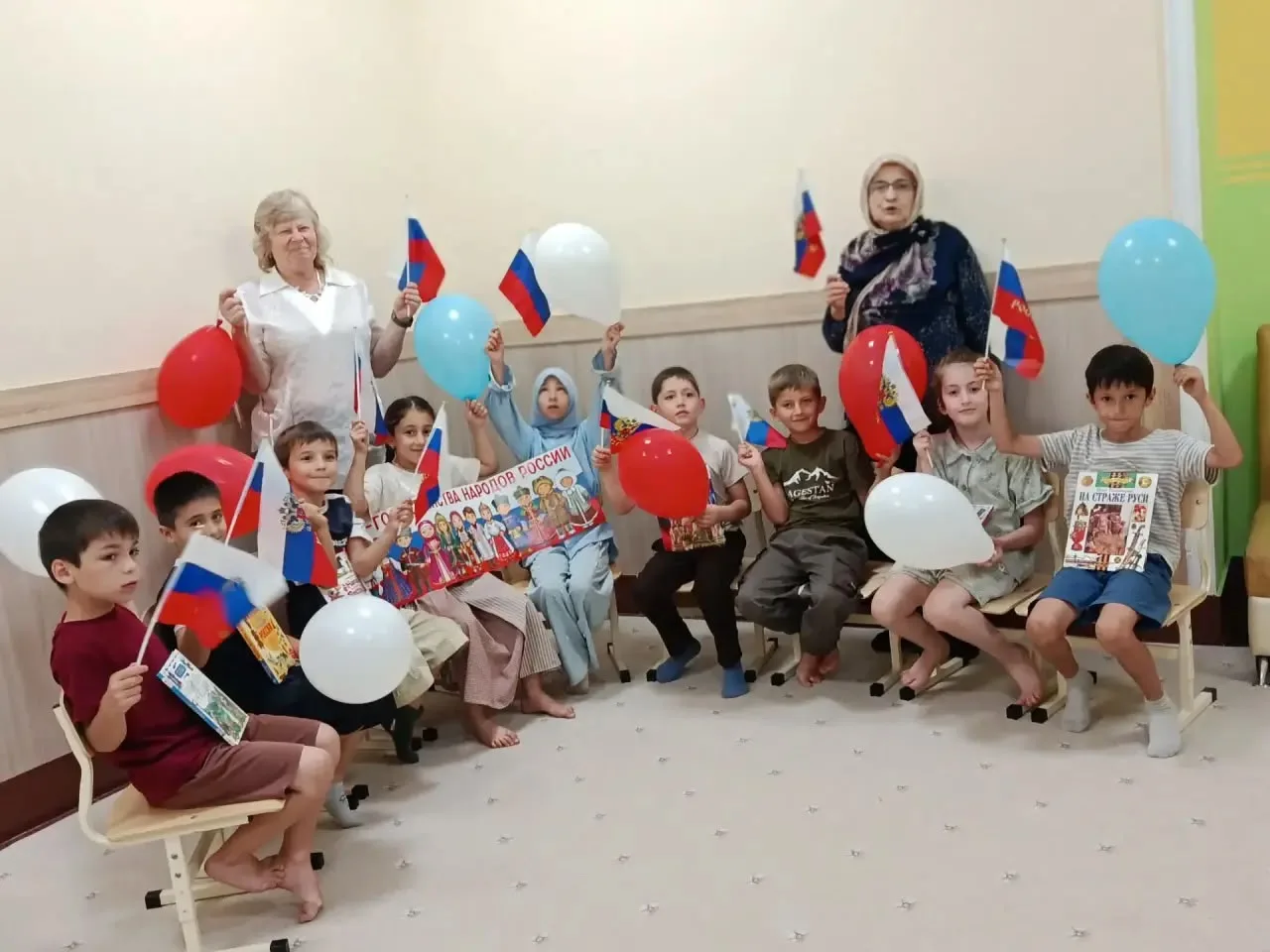 В рамках Года единства народов России сотрудники Детской библиотеки им. Ф. Алиевой побывали в гостях