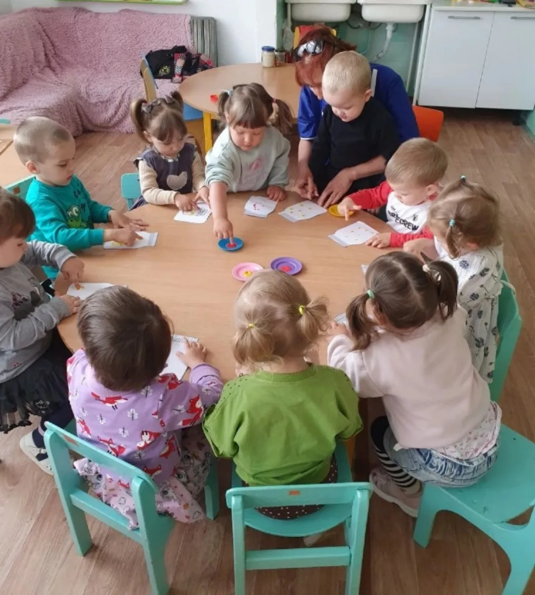 Тема недели " здоровячок" в первой младшей группе "Гномики" .
В жизни нам необходимо очень много вит