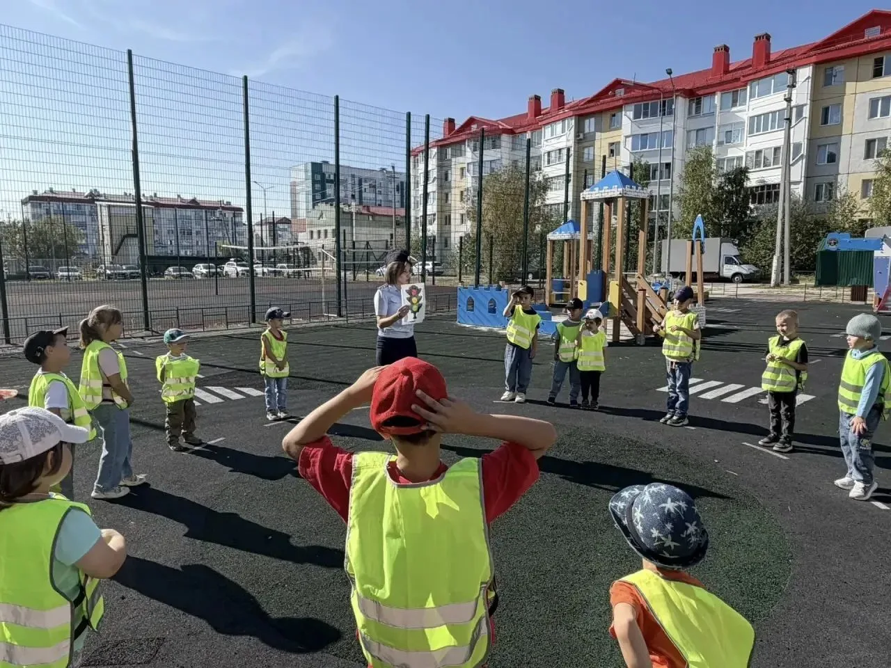 🚦Познавательная игра по правилам дорожного движения для воспитанников детского сада «Р...