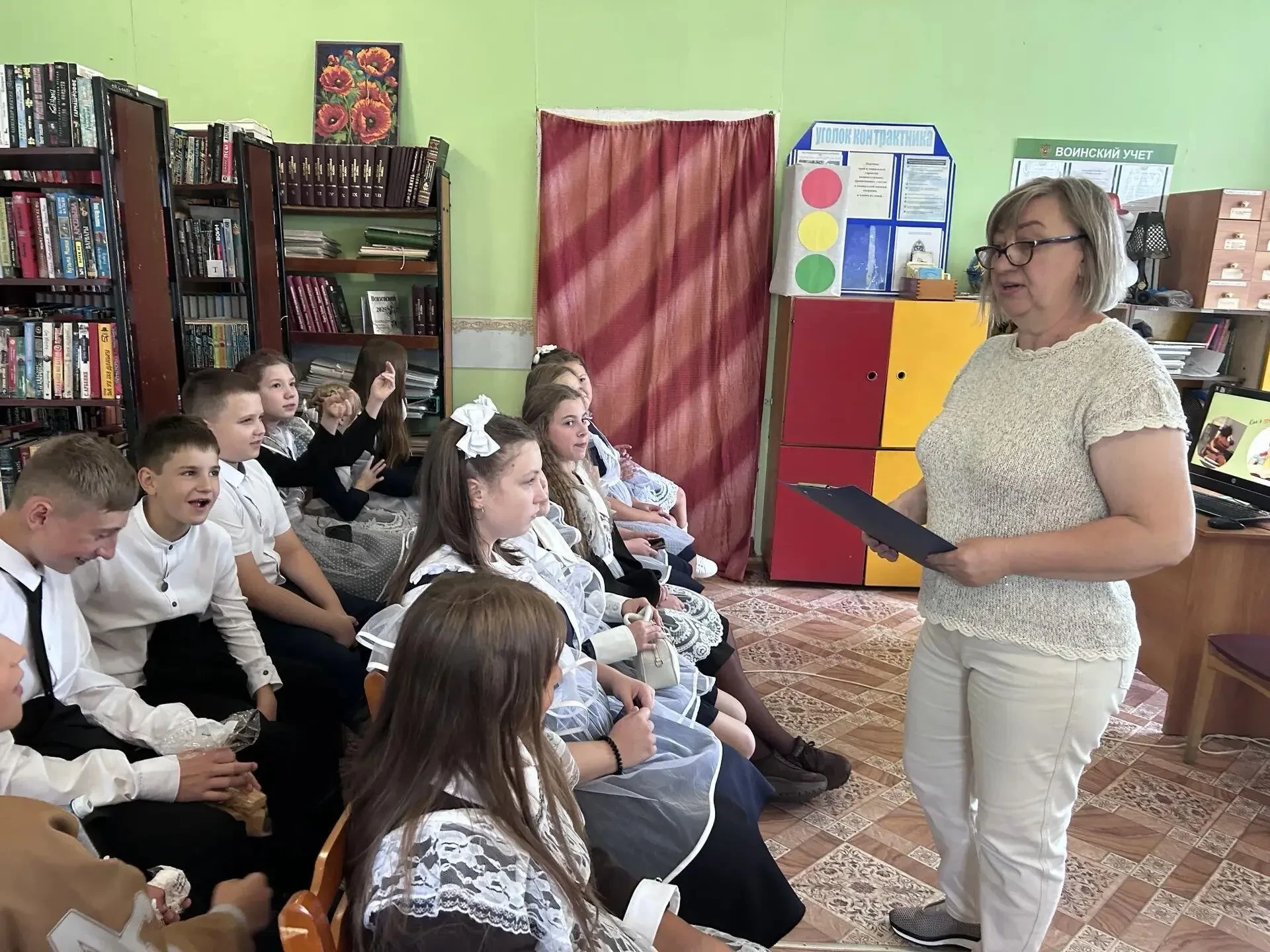 1 сентября в Детской  библиотеке библиотекарь Ольга Кочнева провела праздничное меропри...