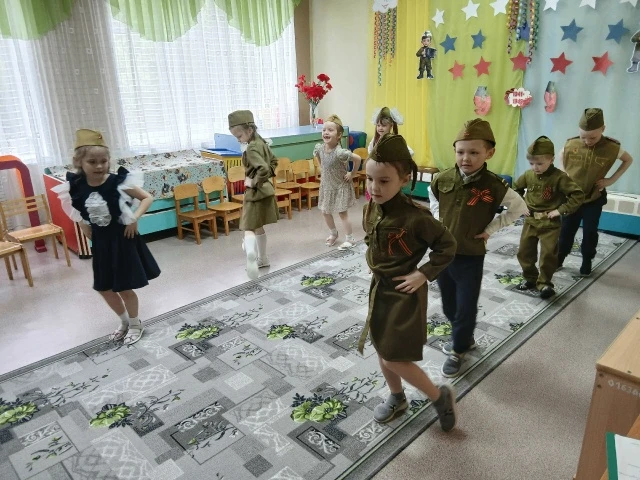 Праздничный утренник ко Дню Победы состоялся  в группе "Ромашки" — это мероприятие, нап...