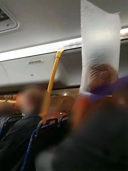 Два человека сегодня были с пакетами на голове.