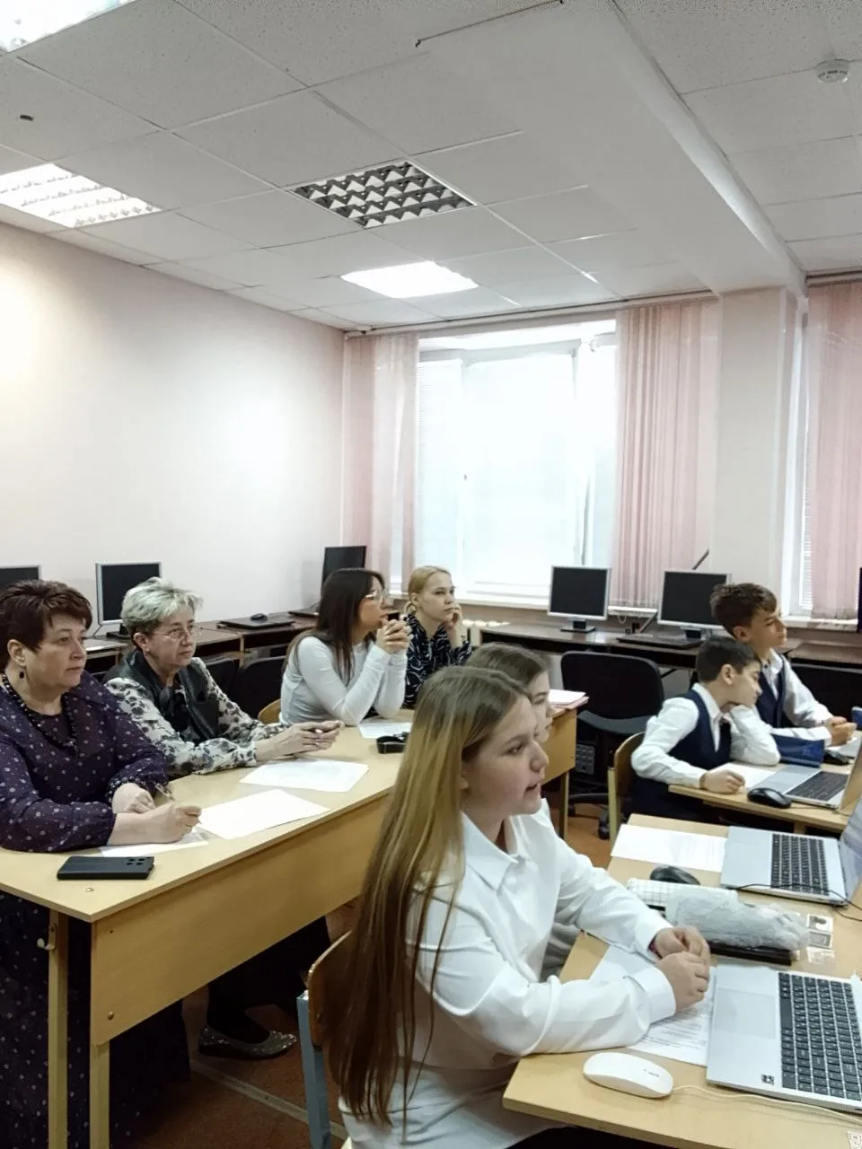 ✨ Гордимся нашими педагогами! ✨  В МОУ Дмитровской СОШ № 3 с УИОП под руководством замечательного ди