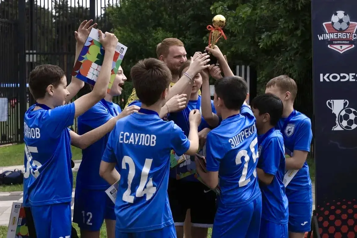 ⚽️ Футболисты Школьного спортивного клуба «Азбука футбола» под руководством Ушакова Никиты Алексееви
