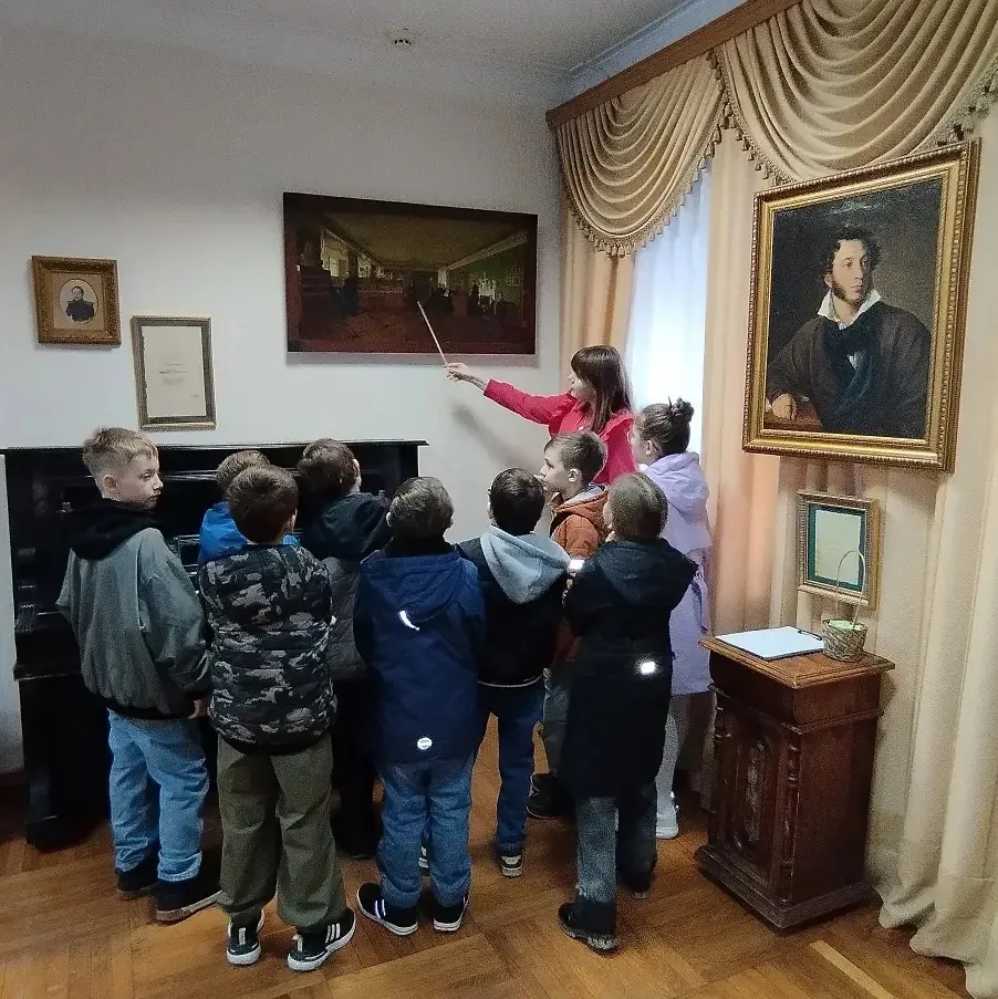 3 «В» класс отправился в увлекательное путешествие по миру сказок А. С. Пушкина, приняв участие в кв