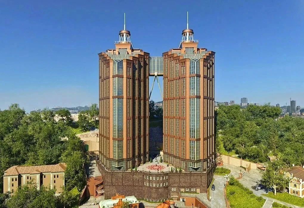 Распродажа «золотых метров»: во Владивостоке продают отель экс-мэра.