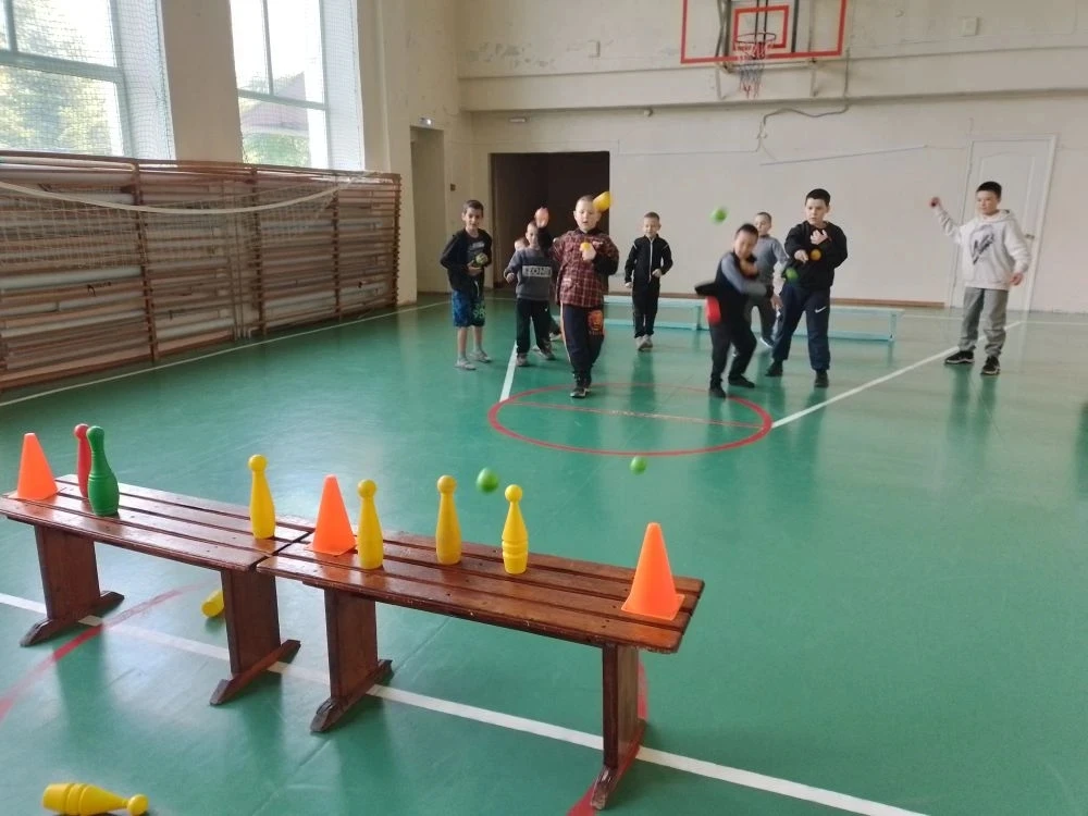 Сегодняшний день в нашем пришкольном лагере прошёл под девизом:"Сила слова - сила единства". Наша ст