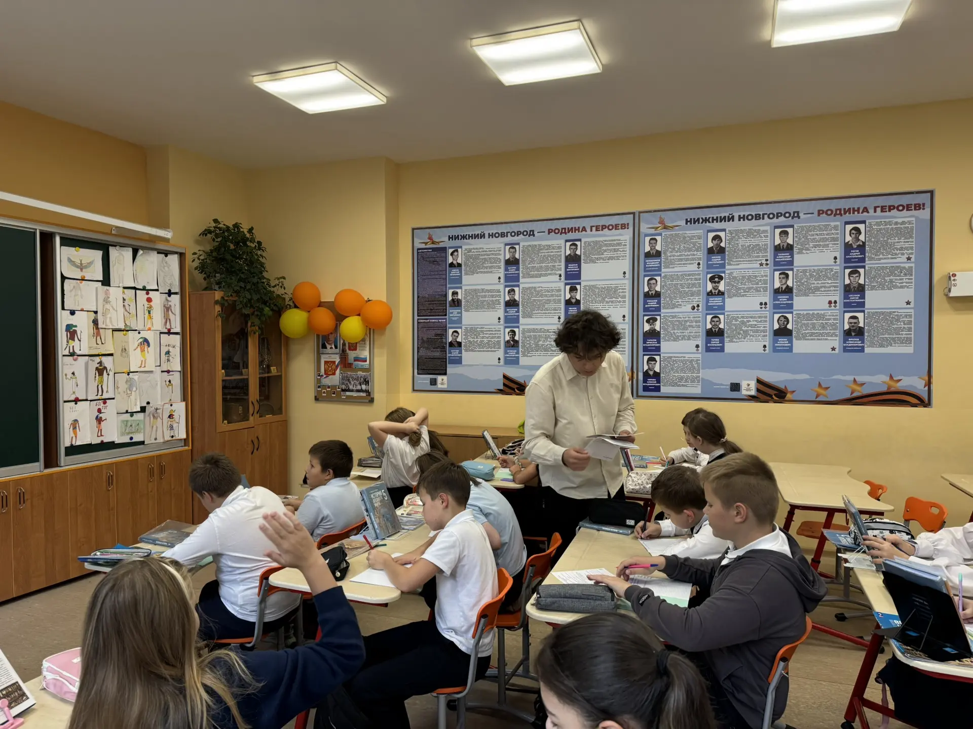 🍂День самоуправления: когда старшеклассники становятся наставниками! 🎉