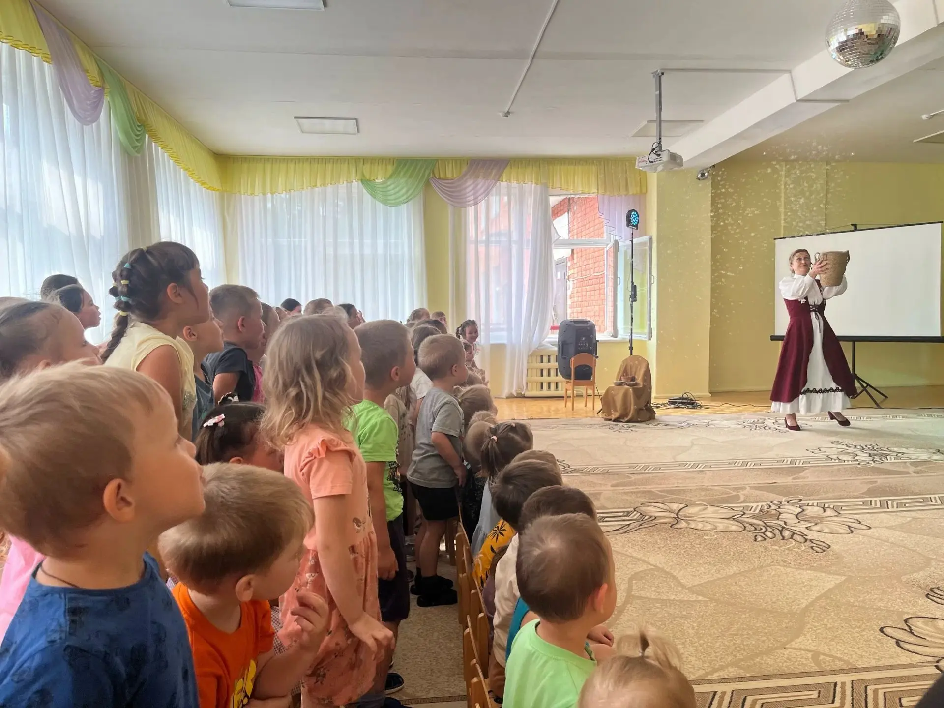 Сегодня наш детский сад посетил кукольный театр "Дарина" из г. Воткинска, представили с...