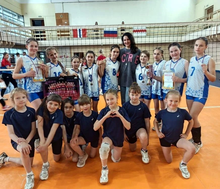 Серебро и соревновательный опыт наших волейболисток

🏐 С 1 по 3 июня в Омске прошли Межрегиональные