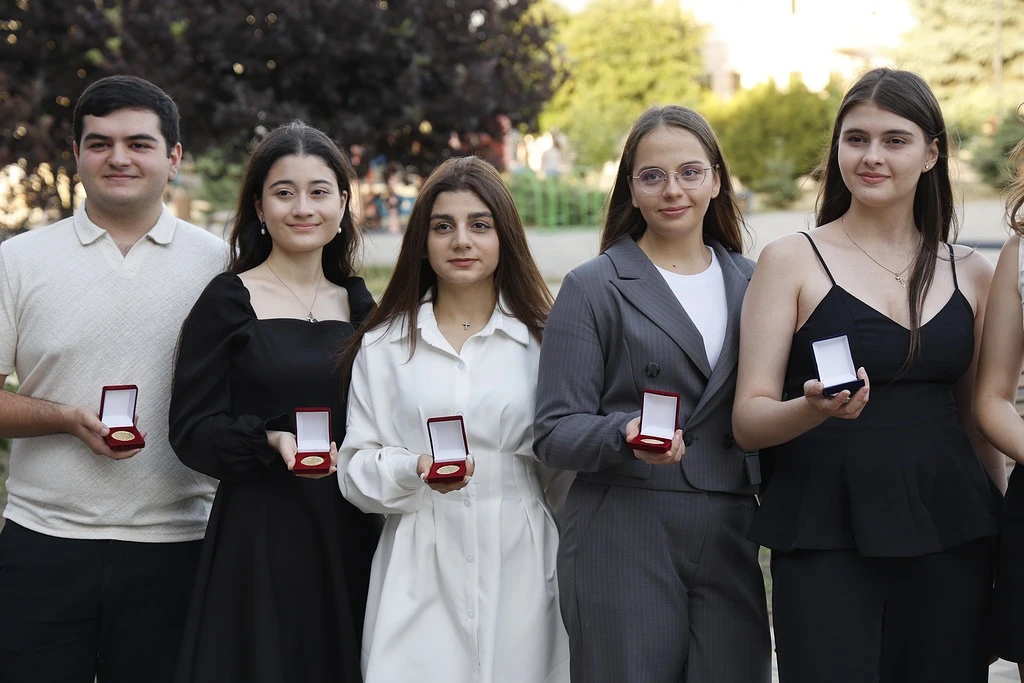 🌟ТОРЖЕСТВЕННАЯ ЦЕРЕМОНИЯ ВРУЧЕНИЯ МЕДАЛЕЙ ВЫПУСКНИКАМ МЯСНИКОВСКОГО РАЙОНА🥇