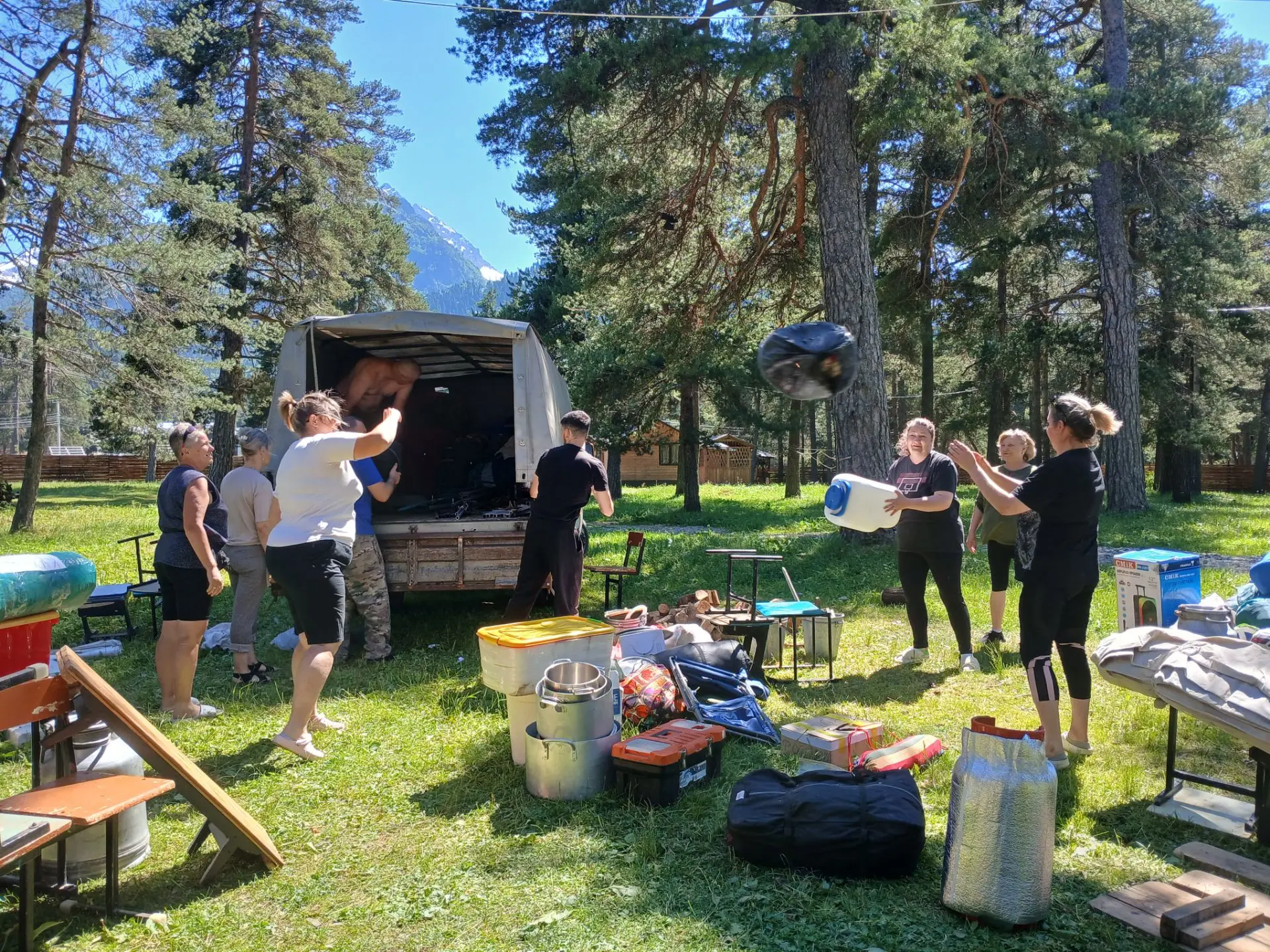 ⛰️2 июля педагоги Центра туризма прибыли в поселок Архыз для установки лагеря "Азимут"🏕, который го