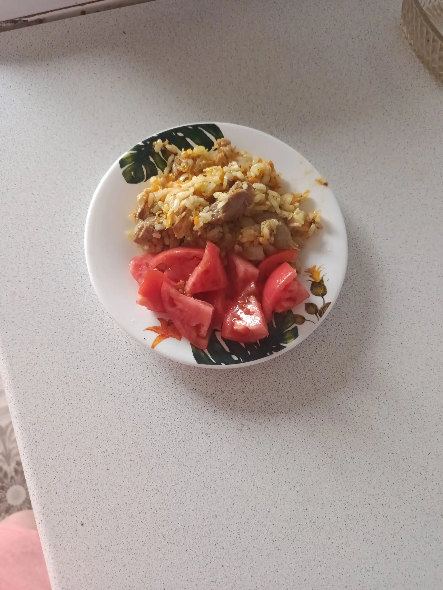 На обед рис с мясом и помидором