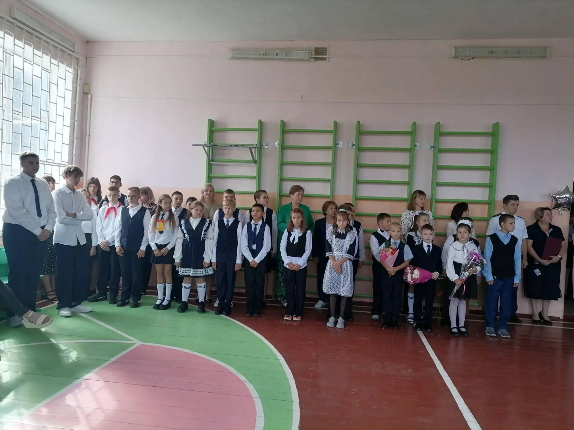 🔔Сегодня особенный день — школа вновь распахнула свои двери для учеников. Торжественна...