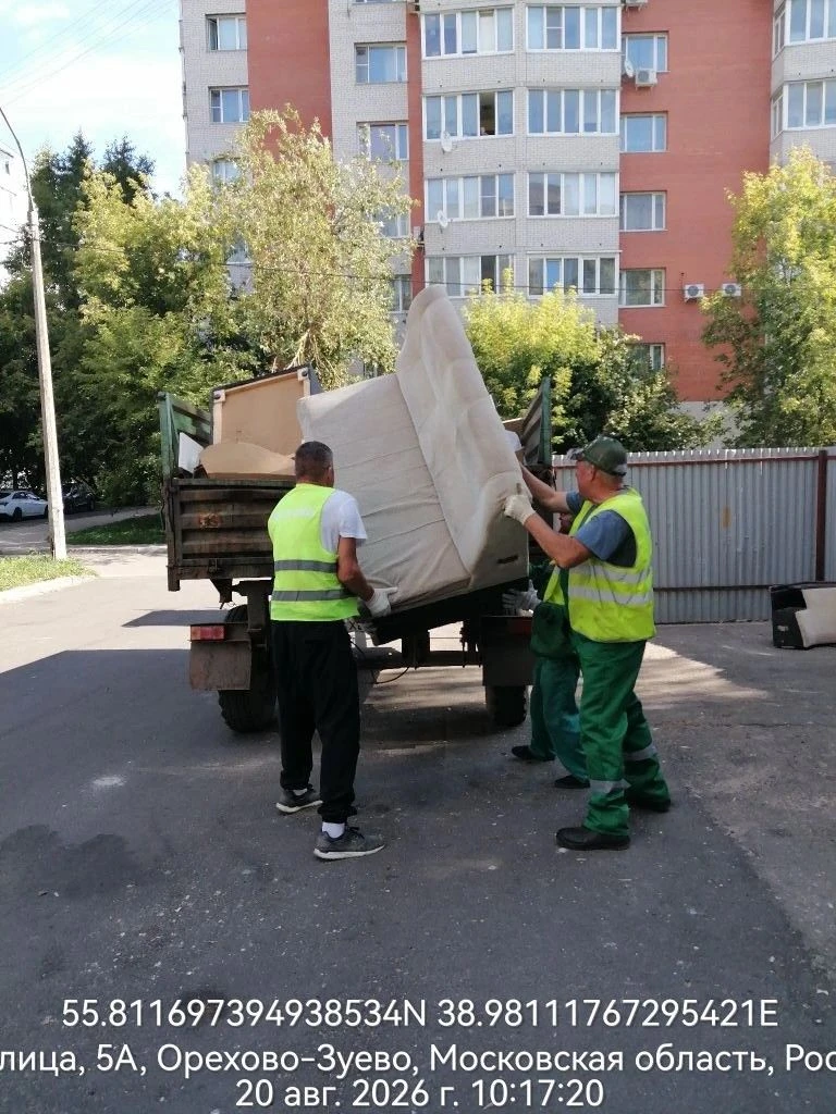 🚫 Внимание! Запрещено складировать мебель и строительный мусор на контейнерных площадк...