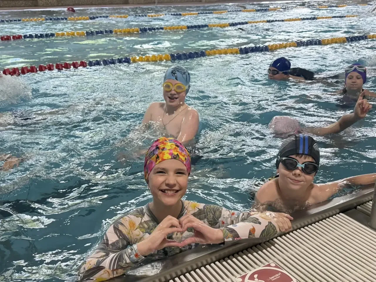 📢Новости пришкольного лагеря📢

🏊‍♀️Сколько же радости и счастья дарит ребятам посещение бассейна!