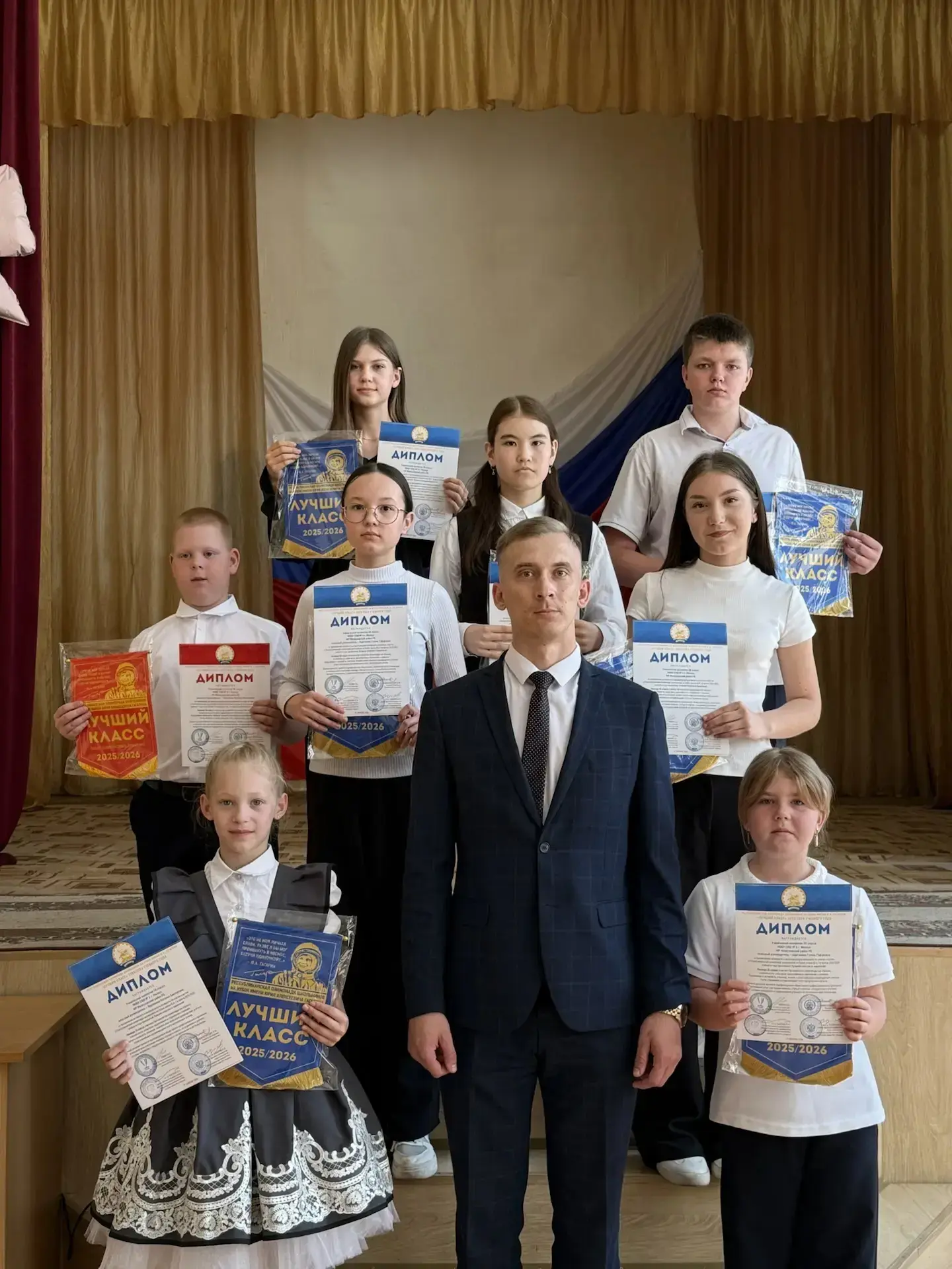 ⭐Традиционно в конце мая в стенах нашей школы прошла торжественная линейка, собравшая у...