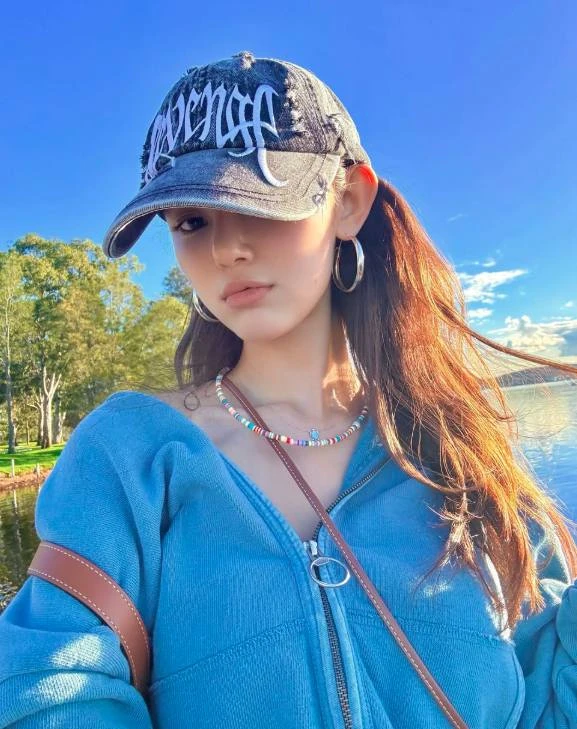 📌Даниэль (ех-NewJeans) поделится новыми фото: