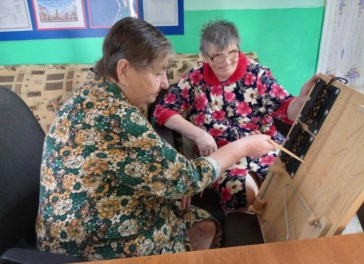 Занятие с «Бизибордом».