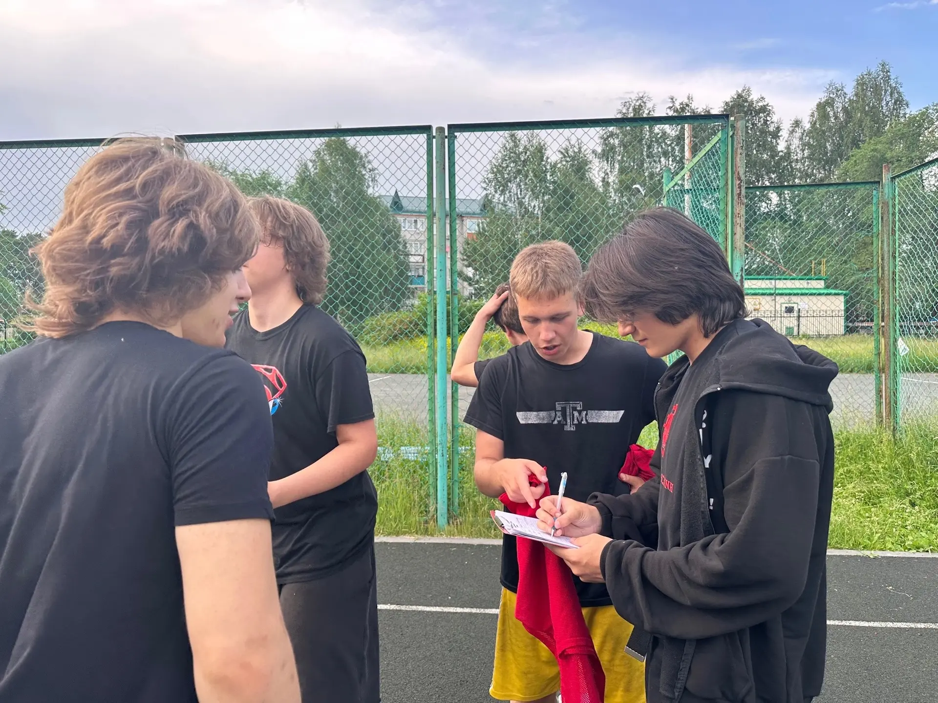 🏀 Завершился баскетбольный турнир дворовых команд!

Друзья, с огромной радостью сообщаем: турнир по
