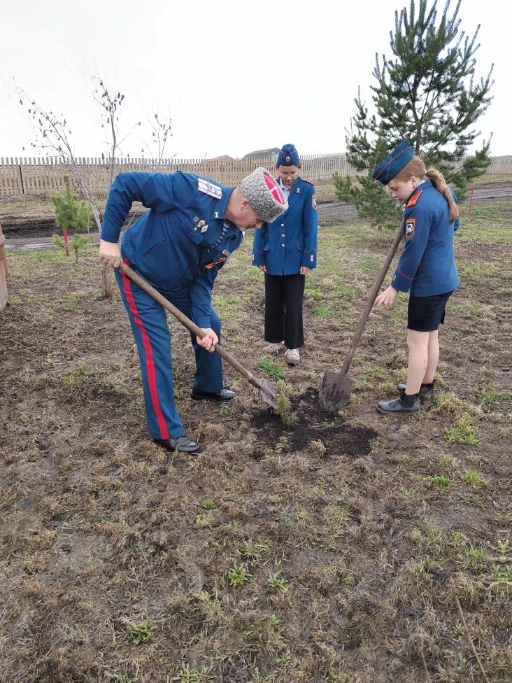 В школе состоялся урок экологической грамотности 🌱, который провёл директор Сосков Петр Сергеевич �