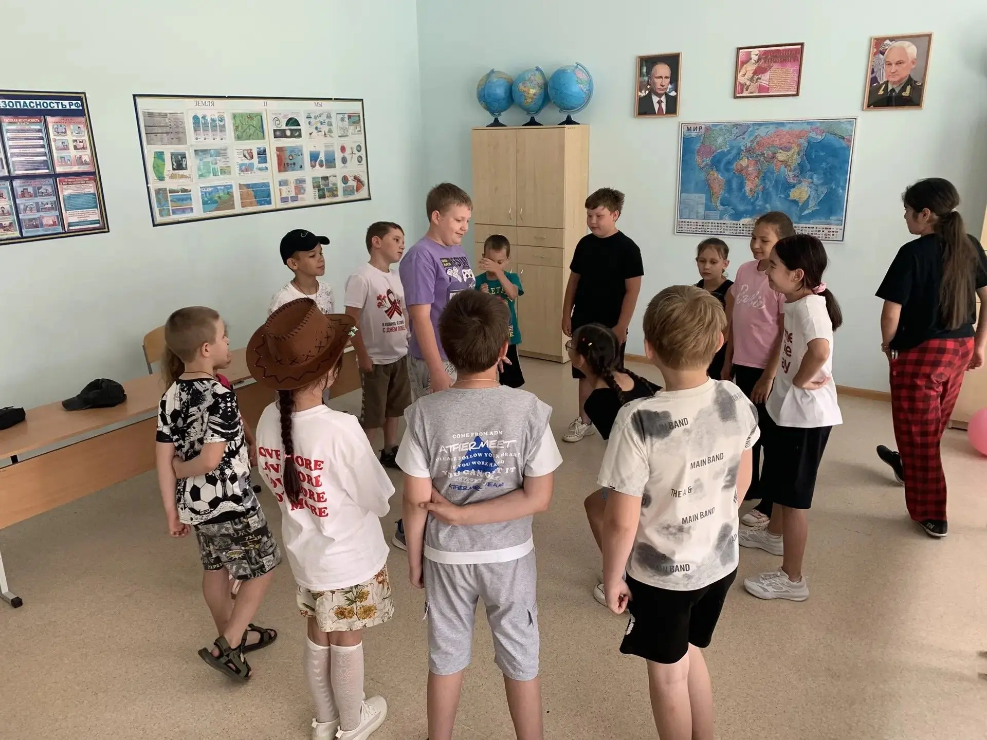 Сегодняшний день в нашем лагере был  насыщенным и полезным! Мы начали утро с бодрящей з...