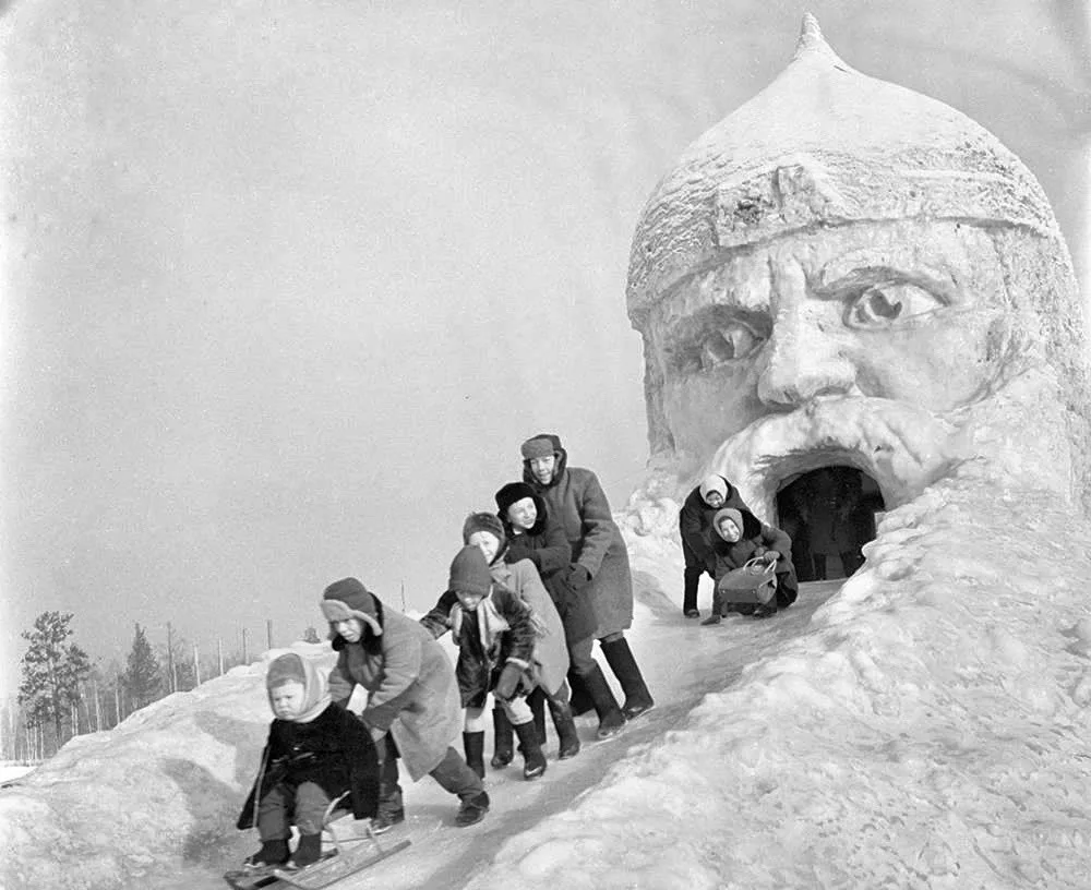 Горка из головы богатыря из поэмы Александра Пушкина «Руслан и Людмила», 1964 г.