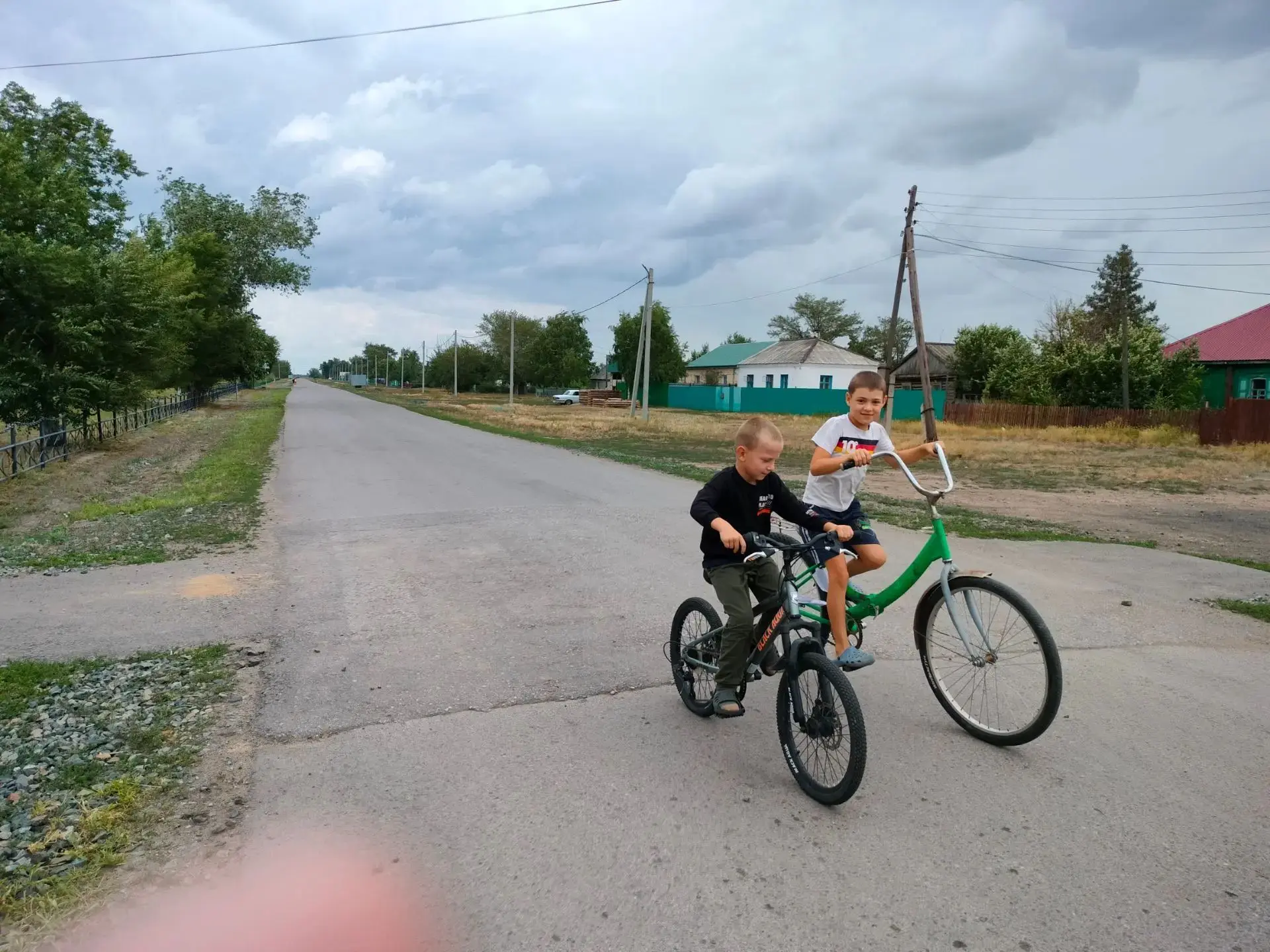 🚴‍♂️ Лето – время приключений! В Серебропольской школе прошла велопрогулка!

В рамках нашей досугов