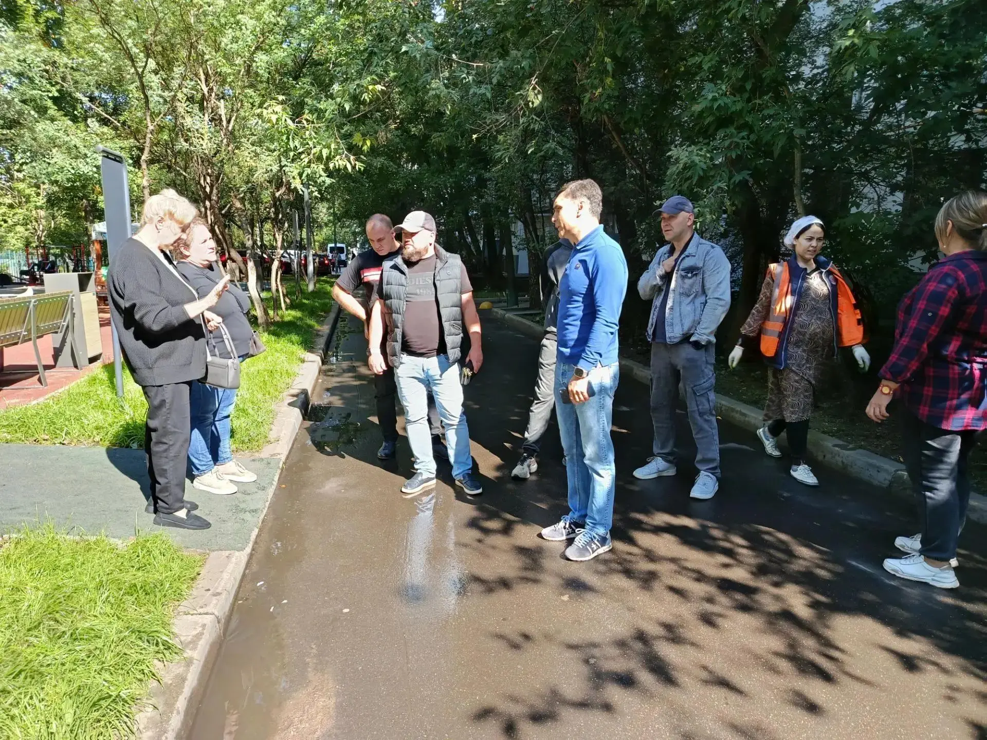 Сегодня заместитель главы управы района Северное Измайлово #КарелинАлександр совместно ...