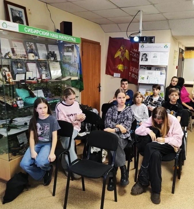 В Кольцовской городской библиотеке прошла беседа «Я — гражданин, я — избиратель».