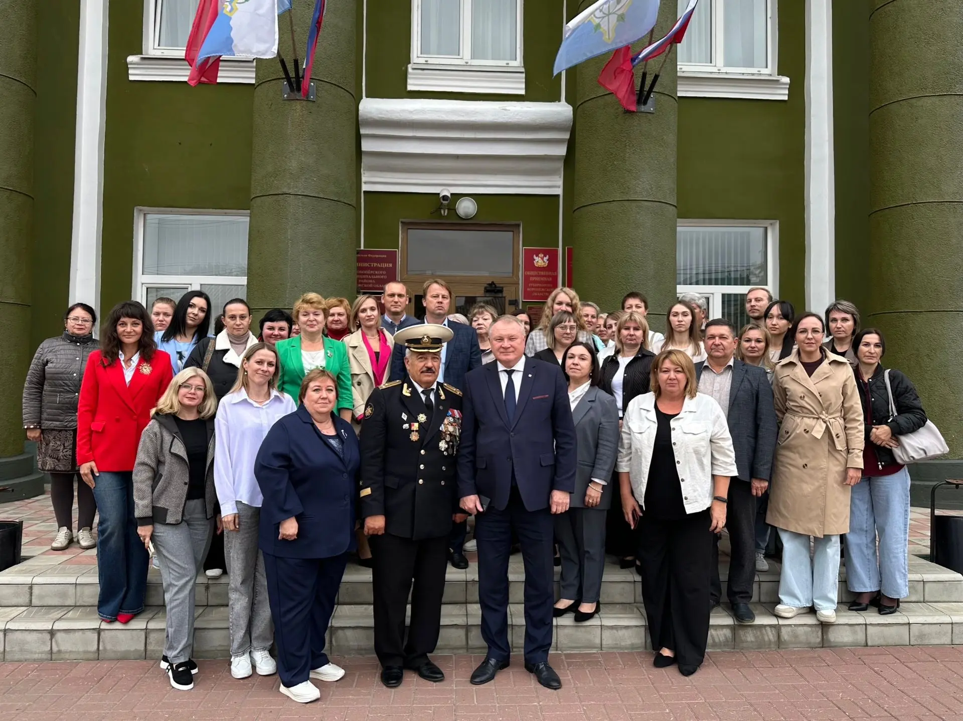 В администрации Новохопёрского муниципального района состоялась встреча с Валерием Иван...