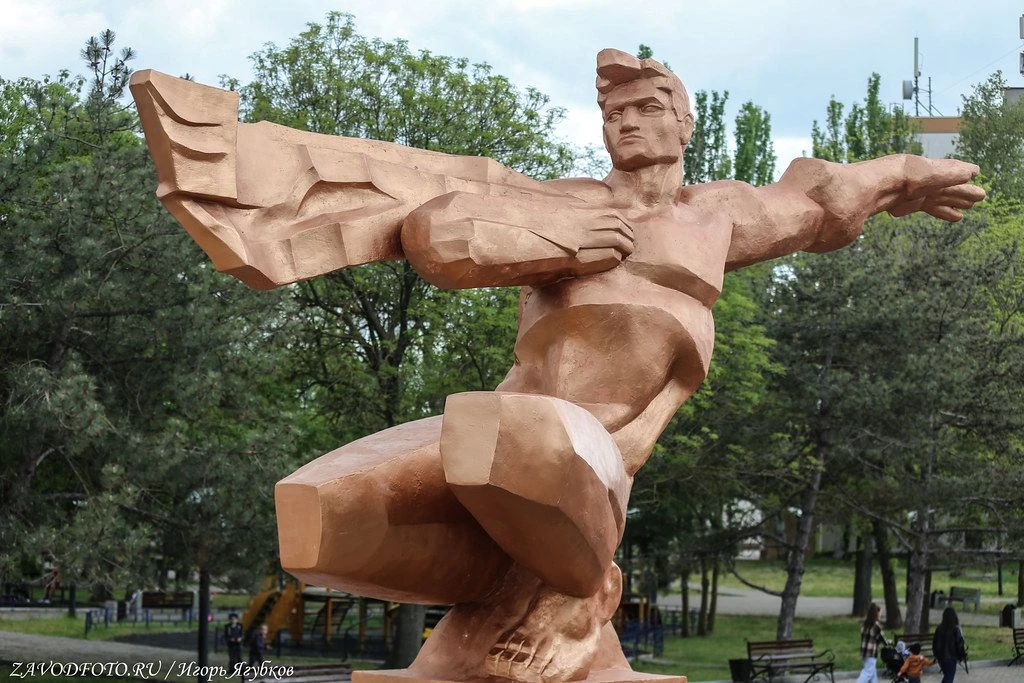 Гуляем по Красноперекопску (Крым)
Благодаря моей любви к промышленности я много езжу по стране. И во