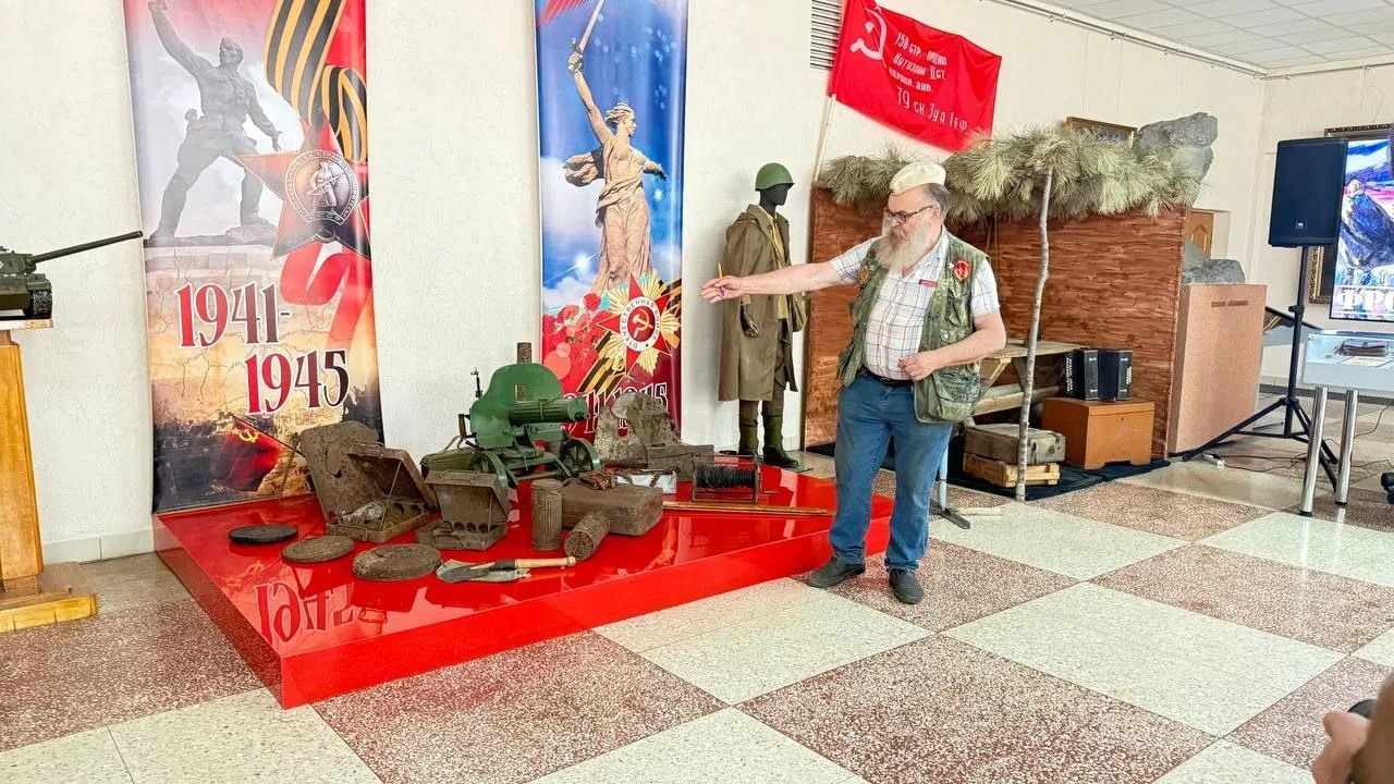 ❗️ Сегодня добровольцы ССО «Молодогвардеец» ЛугРО ВСКС и студенты Краснодонского факультета инженери