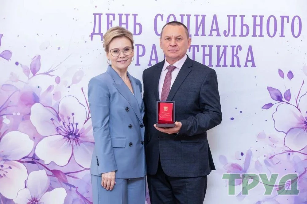 РУКОВОДИТЕЛЬ СРЦ НАГРАЖДЕН ЗНАКОМ ГУБЕРНАТОРА

Хорошая новость пришла из Ростова-на-Дону: руководите