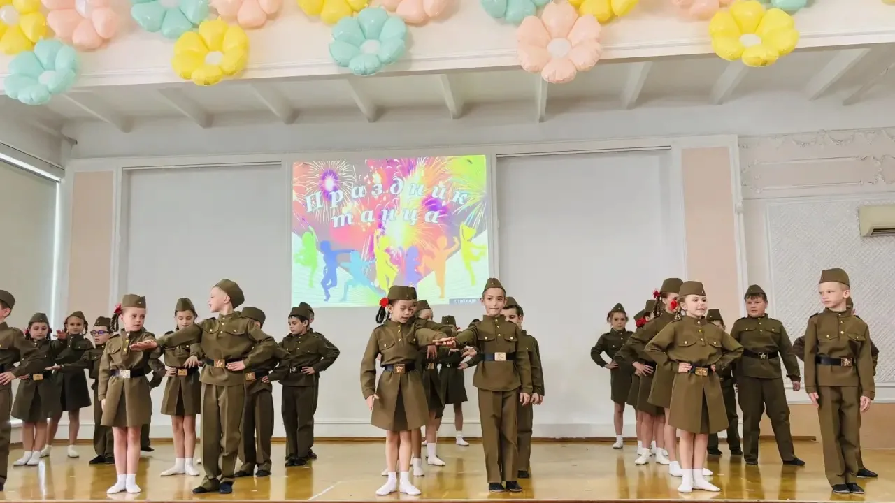 💃В Гимназии №7 состоялся традиционный праздник танца!  Ученики начальной школы и наши педагоги-хорео