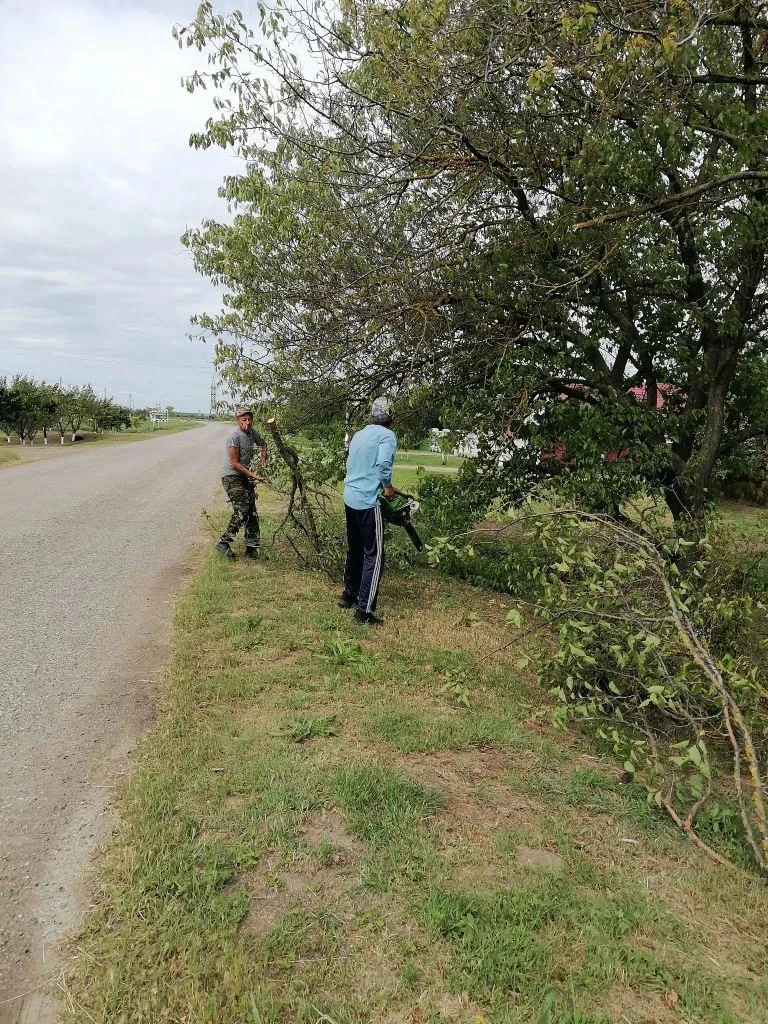 🛣  В целях повышения безопасности дорожного движения работники МКУ «Новоивановское хозяйственное об