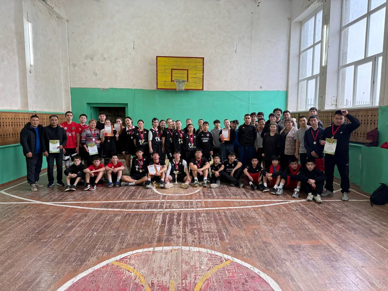 Победа в честь Героев: наши баскетболисты — лучшие в районе! 🏆🏀 Сегодня в селе Тумак прошел турнир п