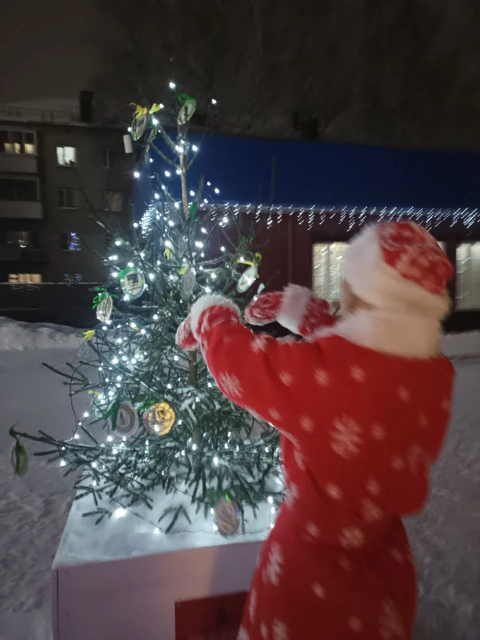 ✅А вы знаете, что есть народная примета, связанная с украшением елки на Новый год? ✅
🟢Если оформлен
