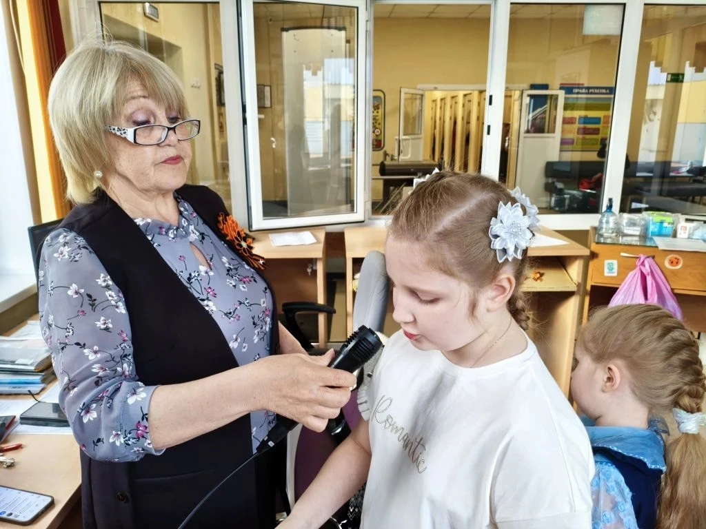 Сегодня учащиеся 1 д  класса с классным руководителем Молокановой Ольгой Николаевной начали день с п