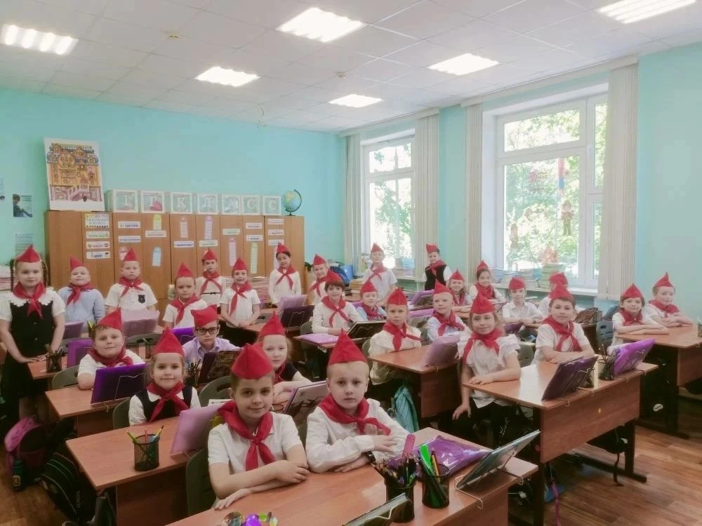 День пионерии! 🇷🇺  Сегодня, 19 мая, отмечается День детских общественных объединений — праздник, бер