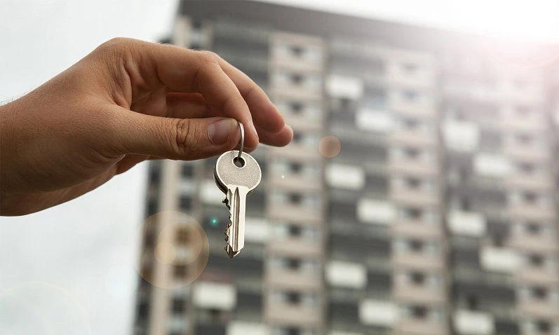 Власти хотят сократить долю льготной ипотеки в России до 25–30% к 2030 году.
 
Сейчас около 90% ипот
