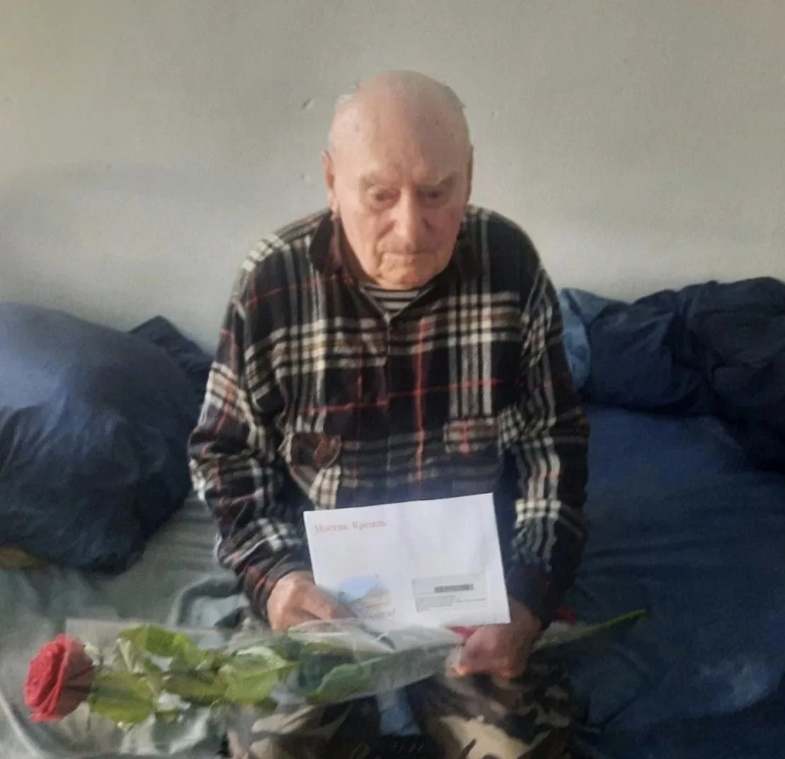 🎉Свое 97-летие вчера отметил житель станицы Александрийской, ребенок войны Кузьма Федо...