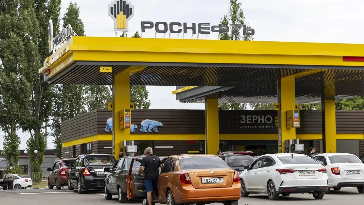 Коротко о ситуации с бензином в Воронеже: дефицит отступает, но цены пока не радуют