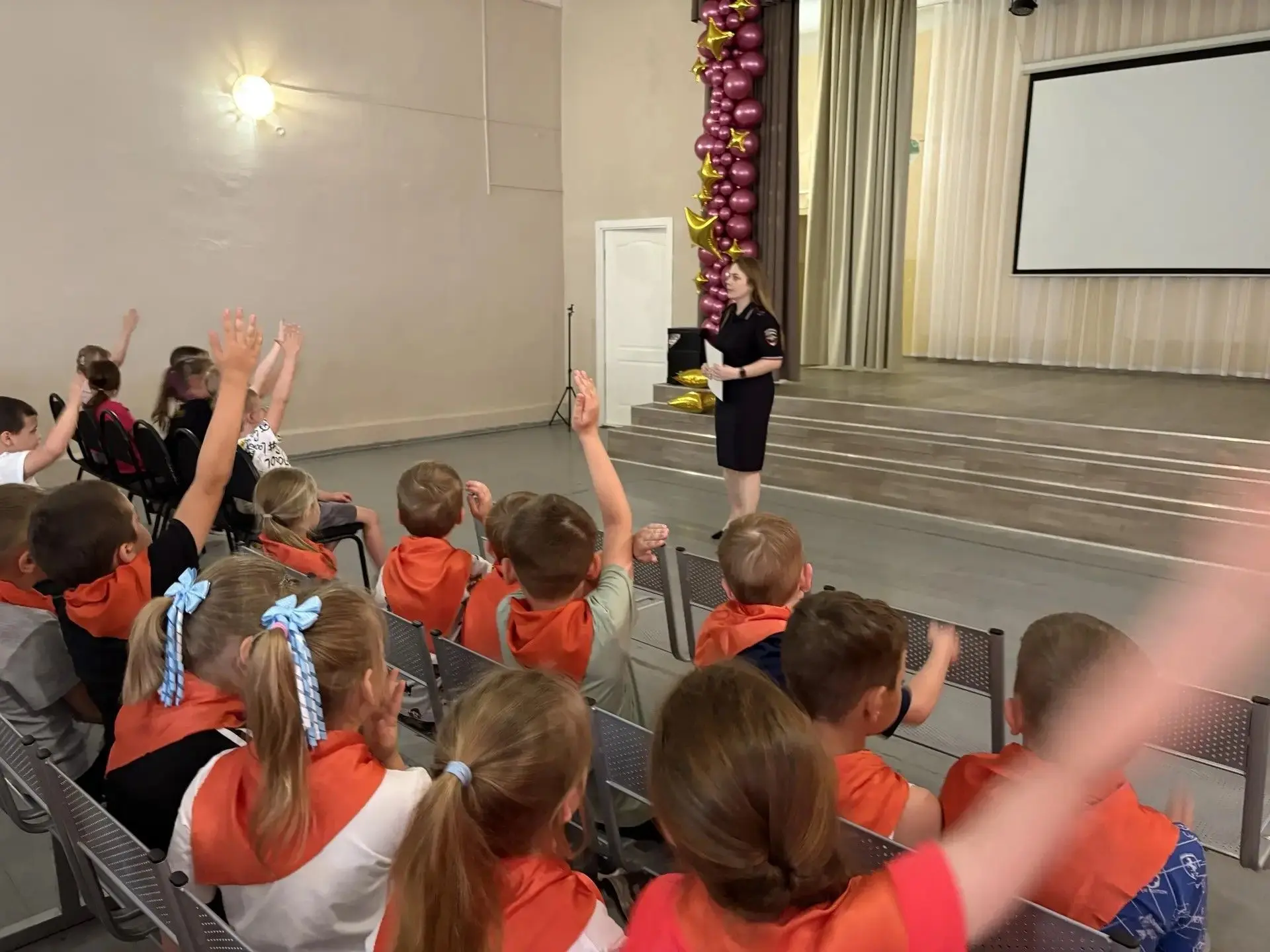 В пришкольном лагере «Солнышко» проведена познавательная беседа, посвящённая правилам дорожного движ